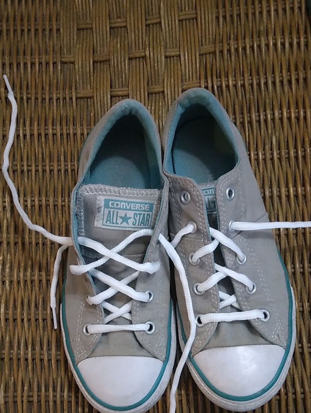 Converse Low-Top Sneakers in Gray and Teal / Junior Size 3